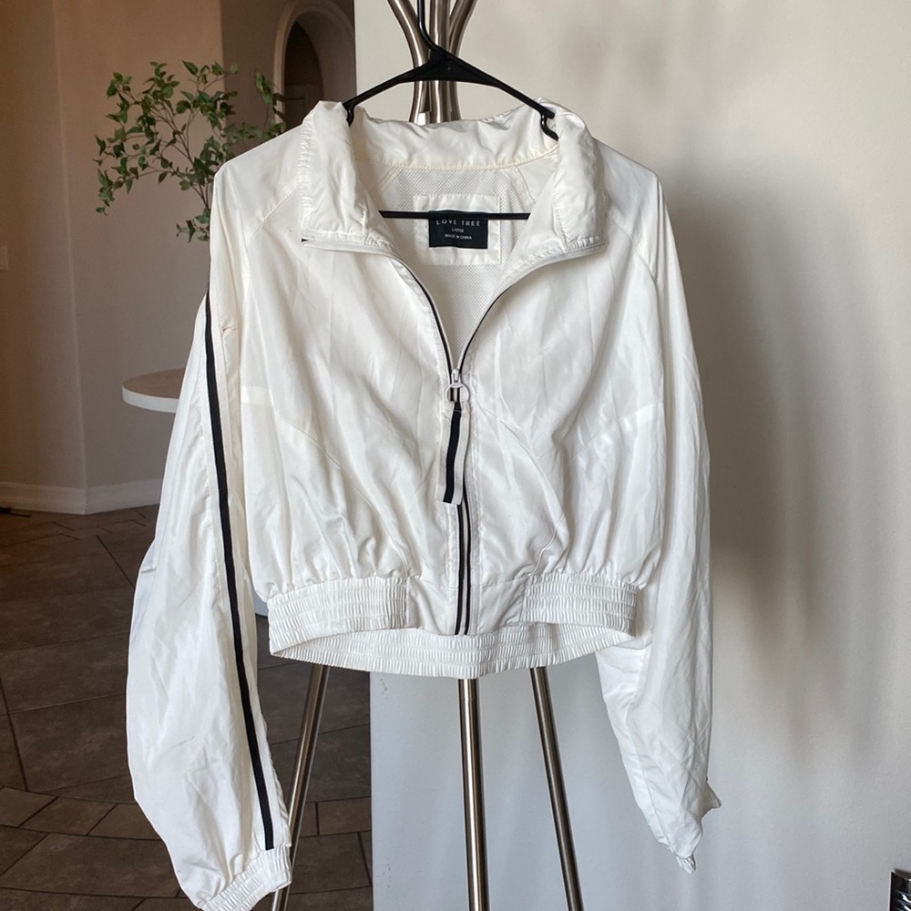 White wind breaker